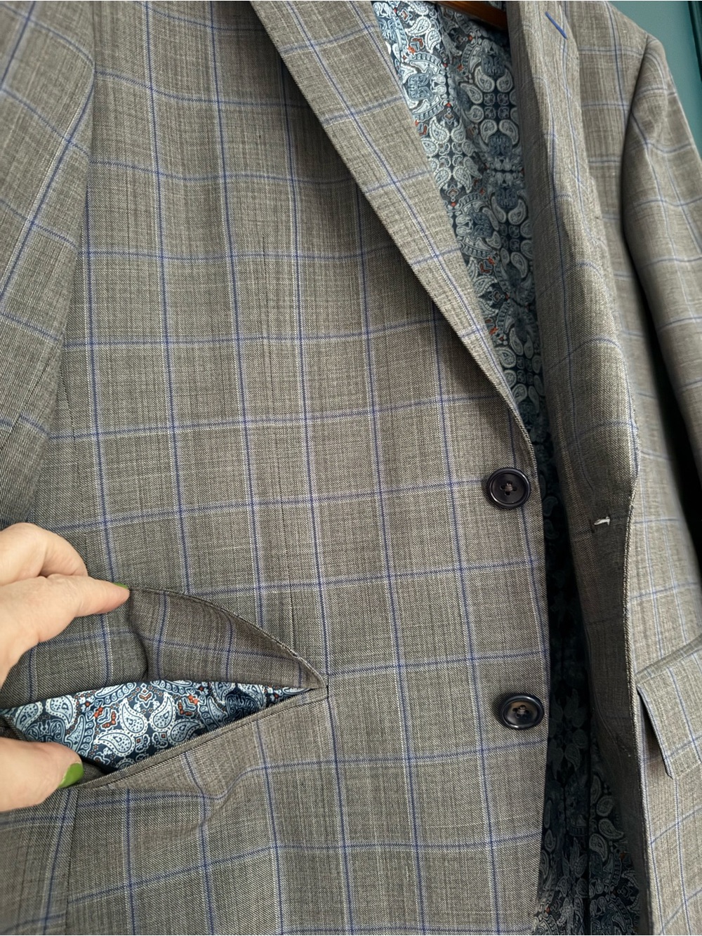 Men's Gray Plaid Blazer - Classic Tailored Sports Jacket - Picture 4 of 6